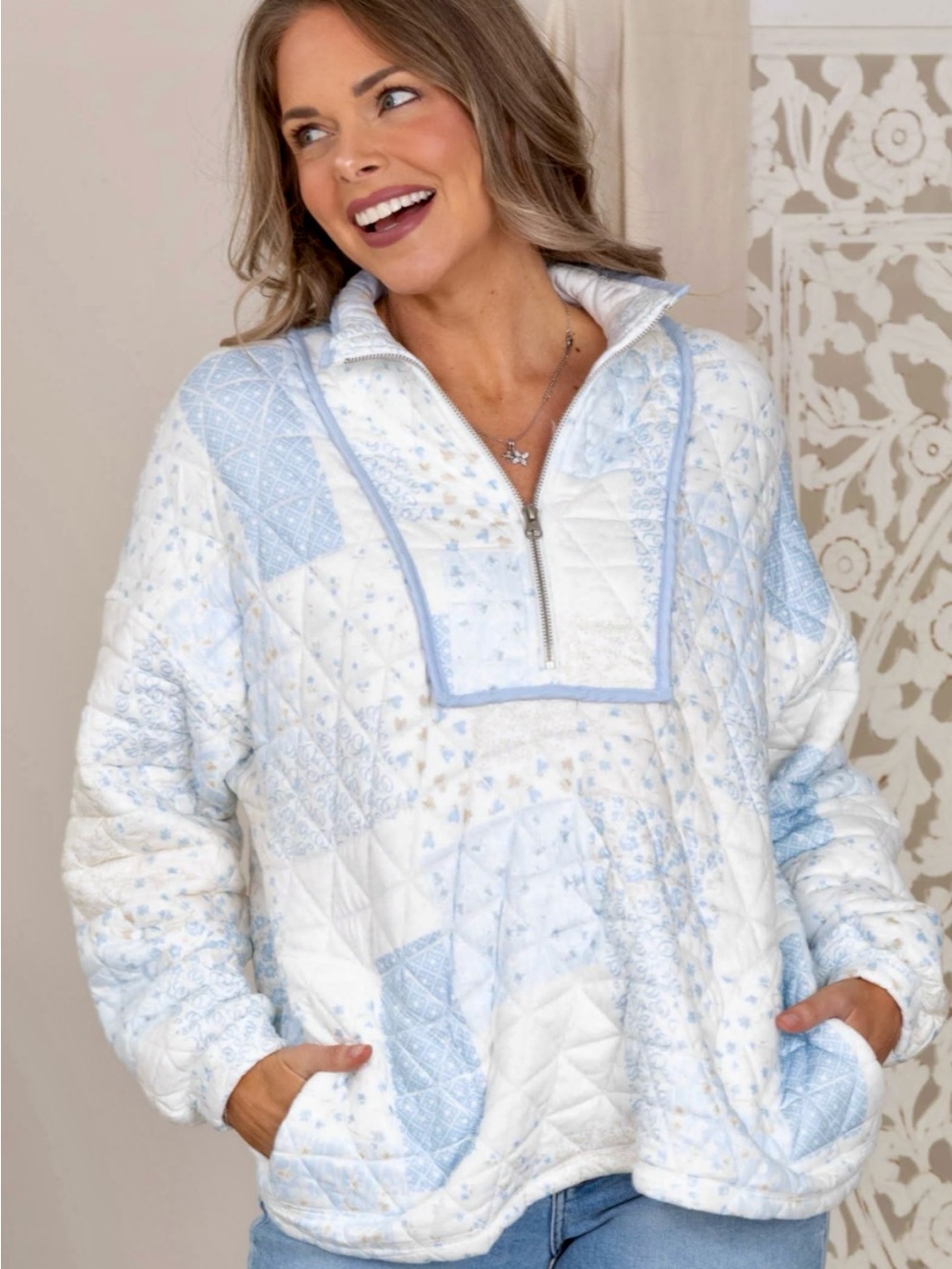 Veveret Women's Light Blue & White Quilted Pullover Puffer Jacket